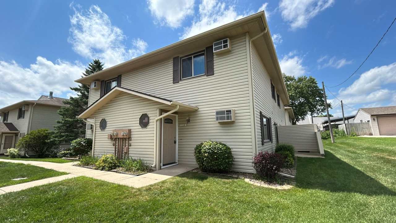 Now Available | 2 Bed, 1.5 Bath Townhome in NW Rochester — Garage Included