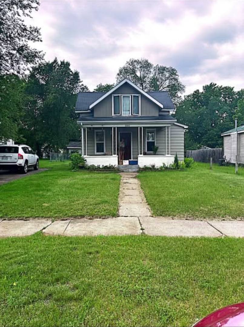 $1150| 2BD 1BA| 2016 7th Street| Available 12/1/2025!