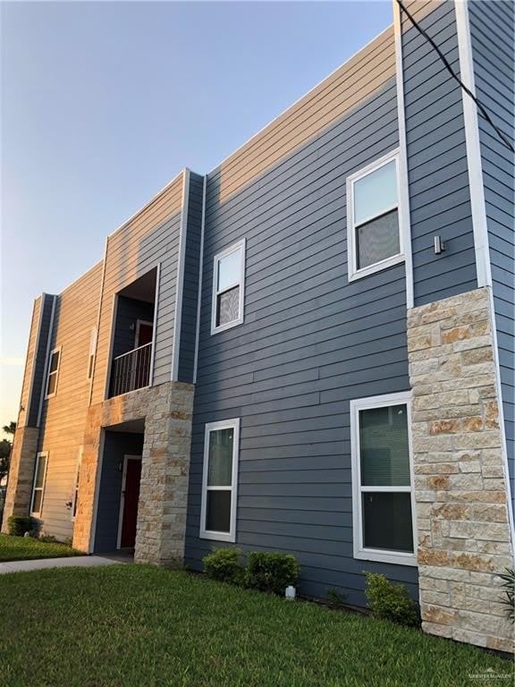 521 N Cynthia Street