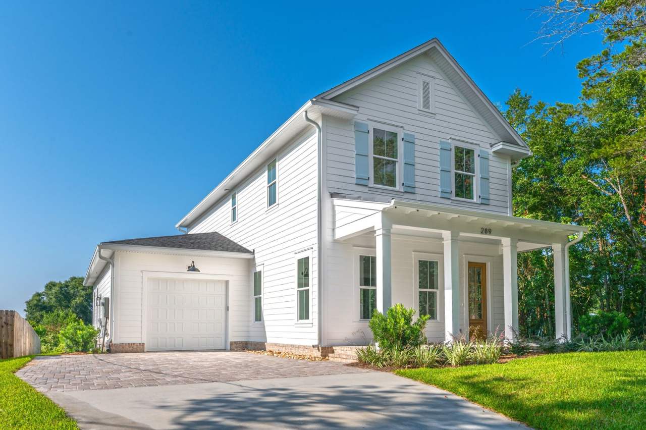 Luxury  Location!!! Welcome to Your Coastal Cottage Retreat in Valparaiso!!