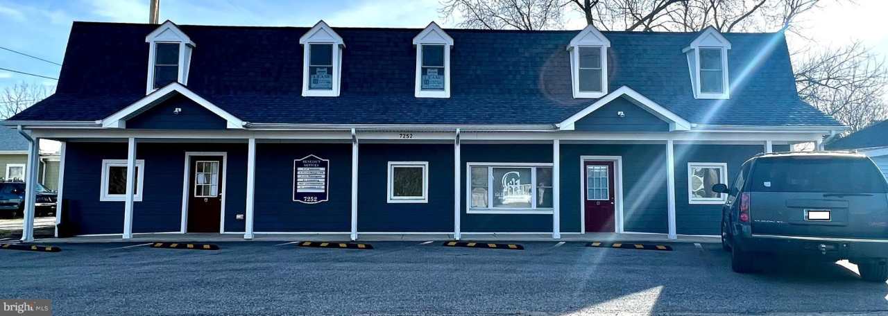 7252 BENEDICT Avenue unit: 6