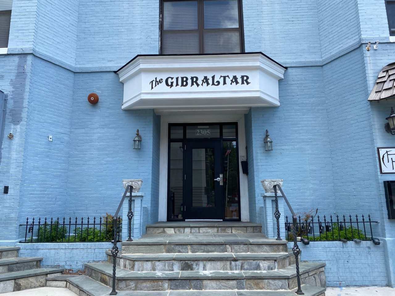 Modern 2 Bedroom in Adams Morgan!