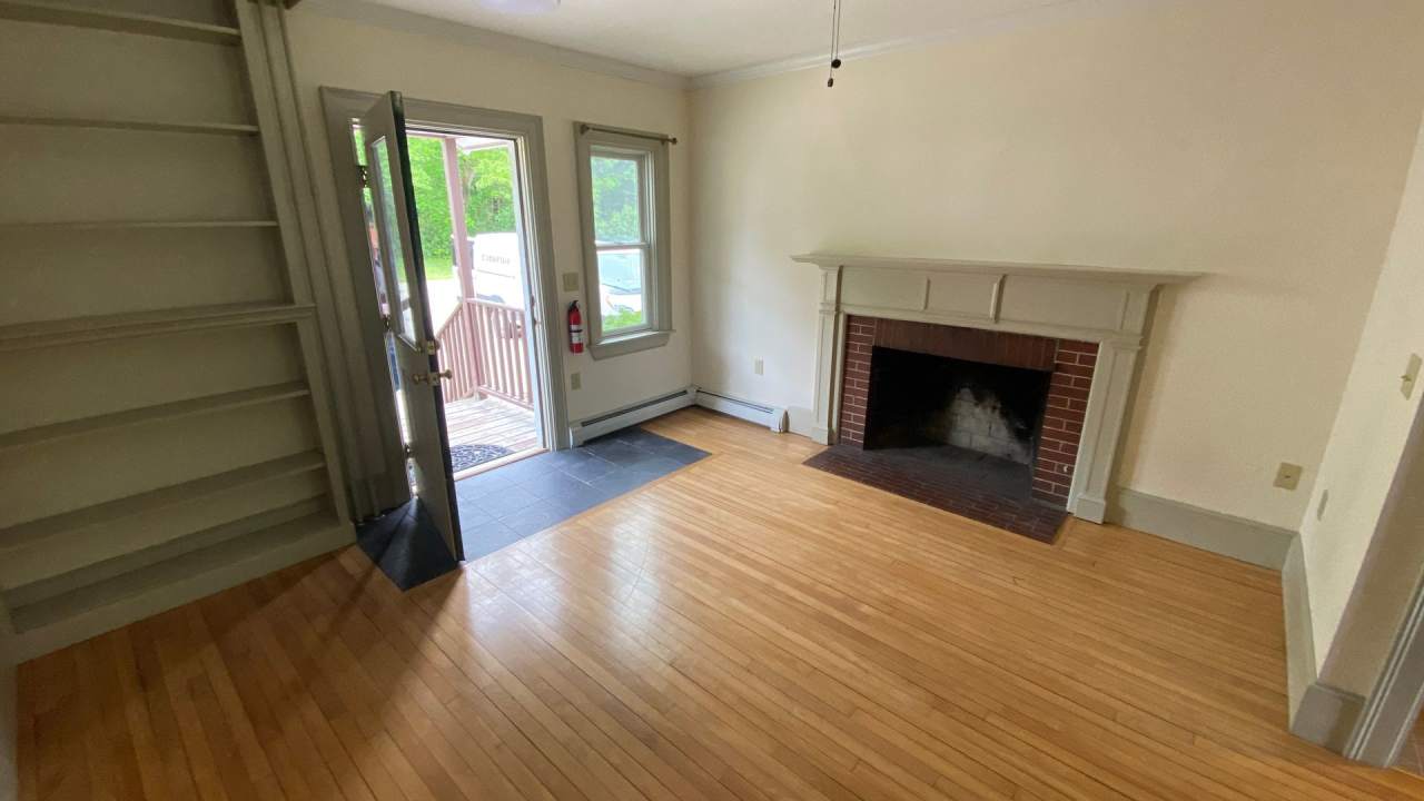 University Student Rental- Available for the 2026-2027 School Year!! Heat  Hot water Included