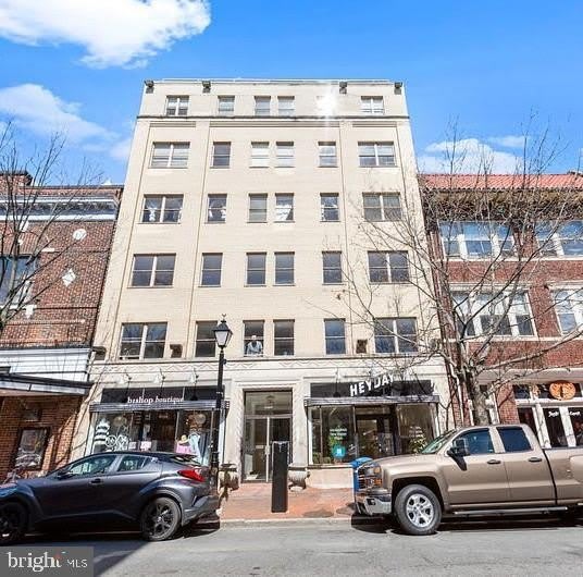 815 KING Street unit: 4C