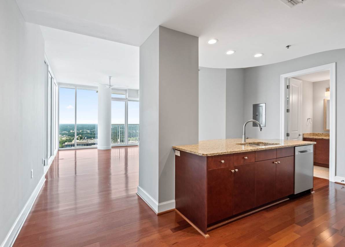 ** 2 MONTHS OF FREE RENT ** Living the Sky Life in Downtown Raleigh! 1 BE/1 BA Condo on the 32nd Floor!