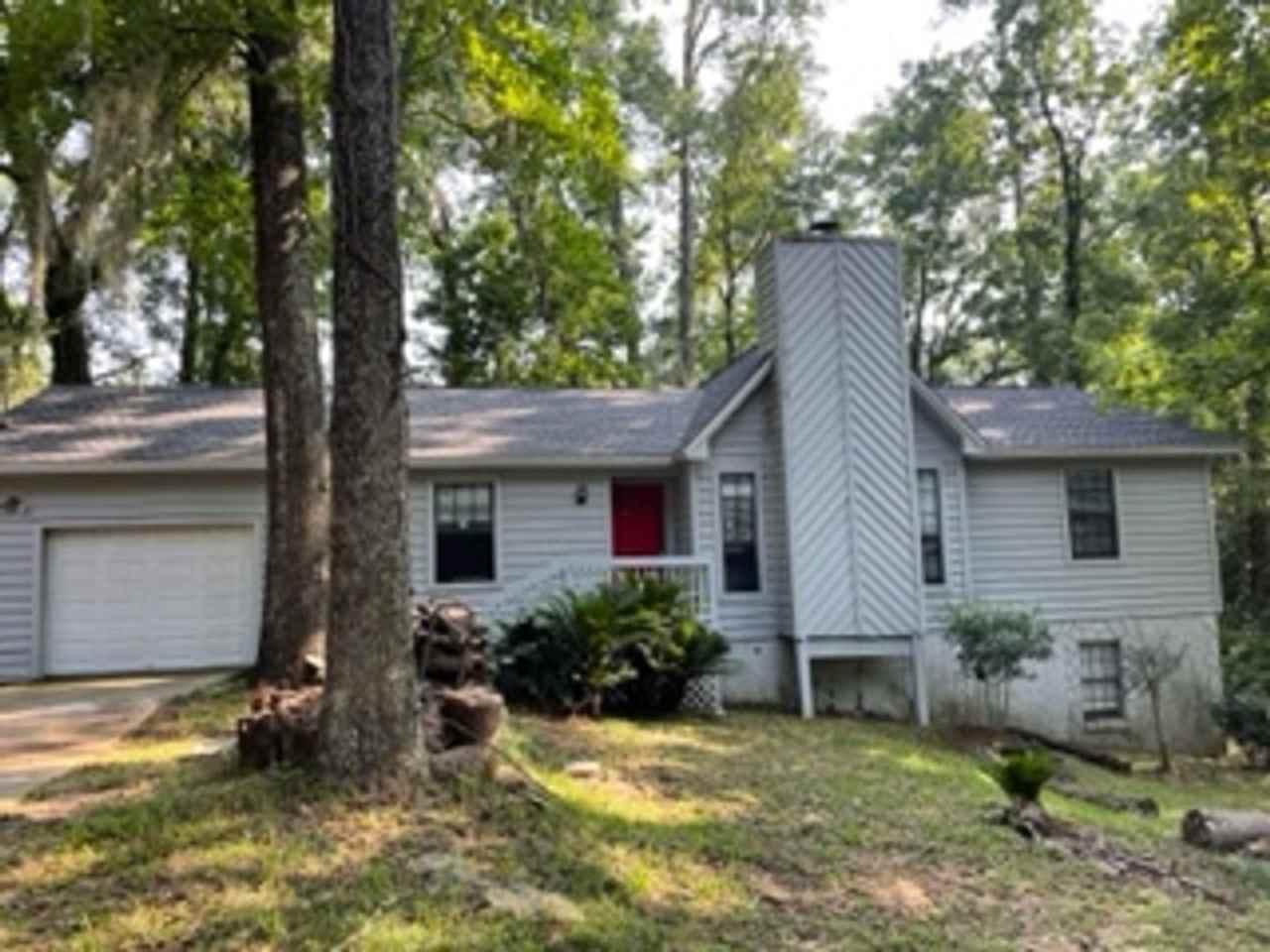 LARGE 4 BEDROOM 3 BATH HOME AVAILABLE NOW