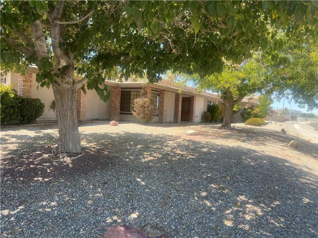 Corner lot 3 bed 2 bath