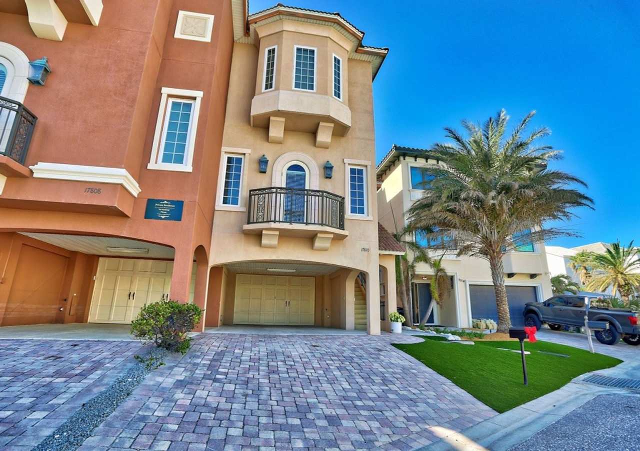Gulf-Front Luxury Townhouse | 4 Bedrooms + Loft | Sleeps 17 | Game Room  Elevator