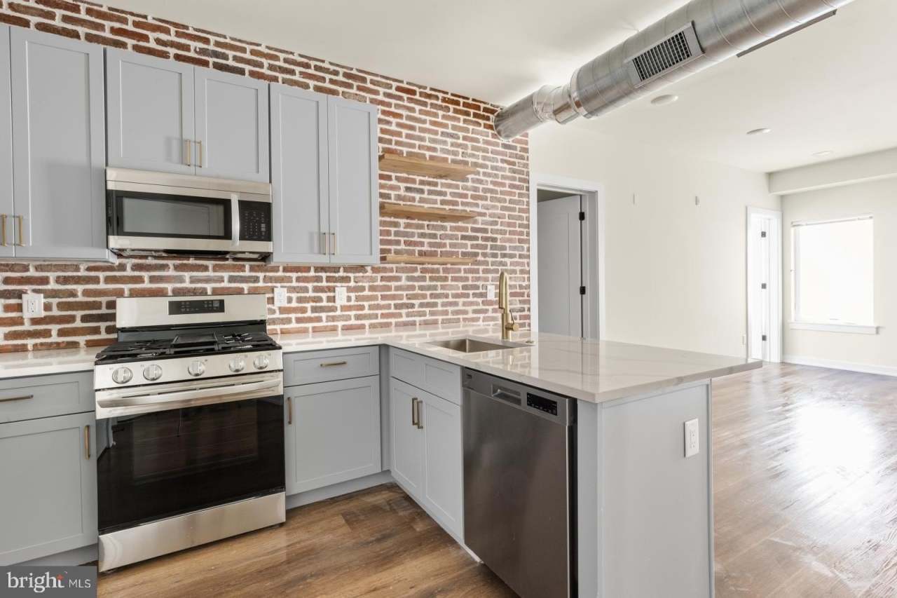 2401 FRANKFORD Avenue unit: 3C