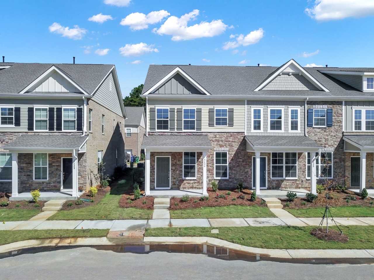 Beautiful End Unit Townhome In Mint Hill