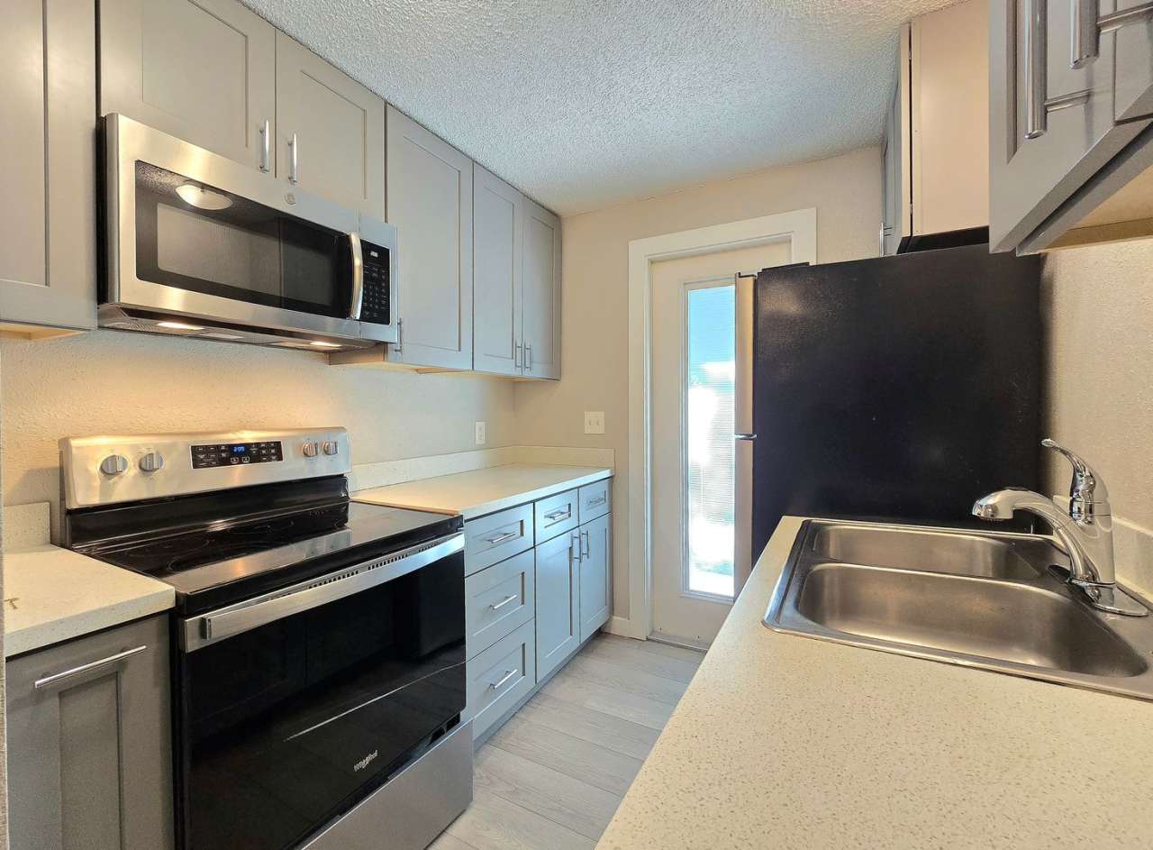 2 Bedroom Unit in Gold Bar - Pet Friendly - $500 Signing Bonus!!