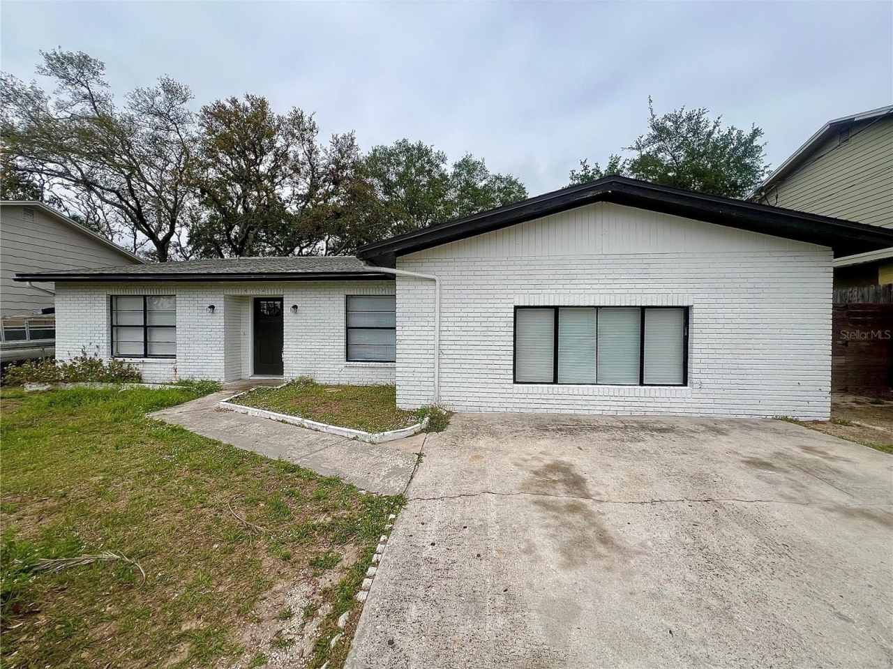 4614 E SENECA AVENUE