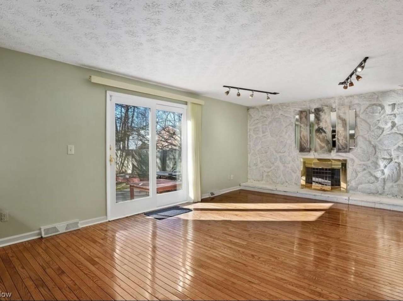 4 Bedroom 3 bathroom Single Family Home in Lorain