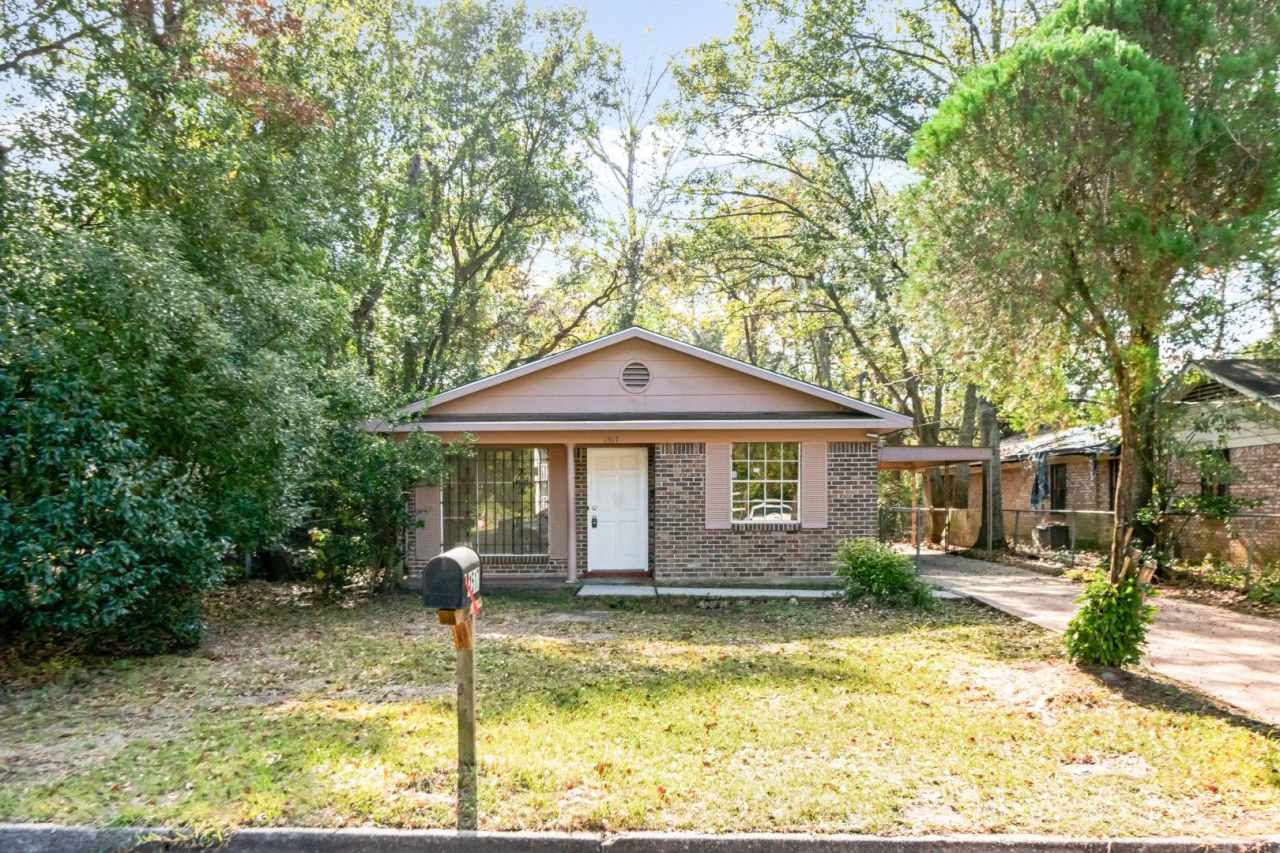 Charming Brick Home Close to Downtown Mobile and Quick Access to I-10!