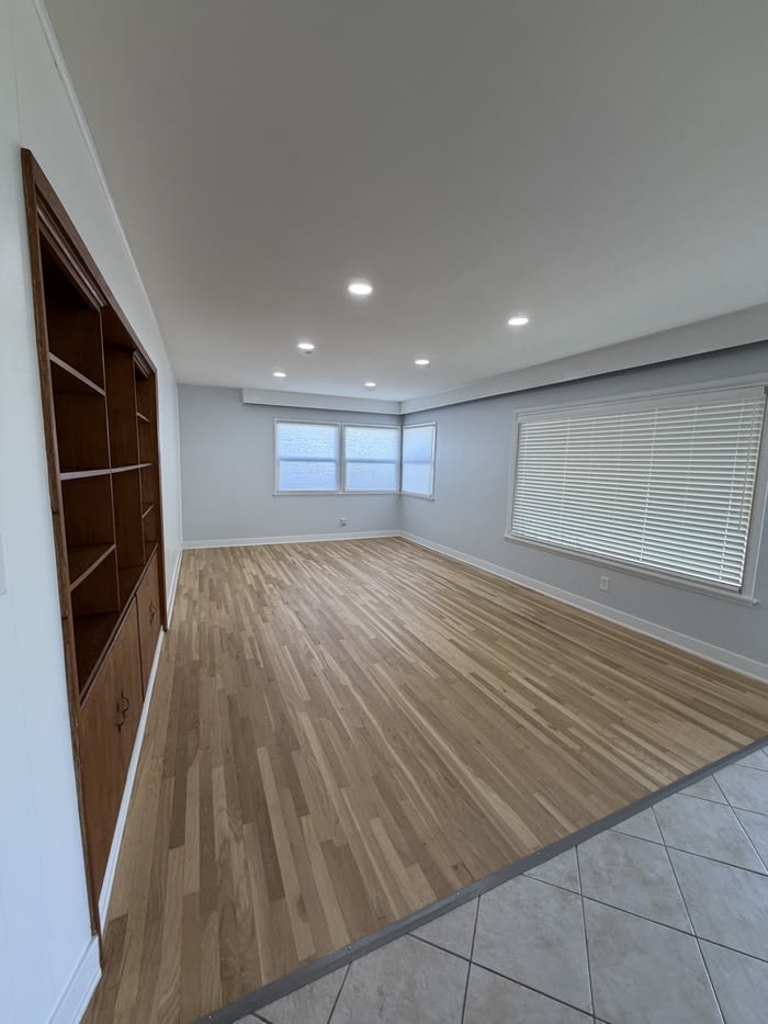 209 South Wayside Place