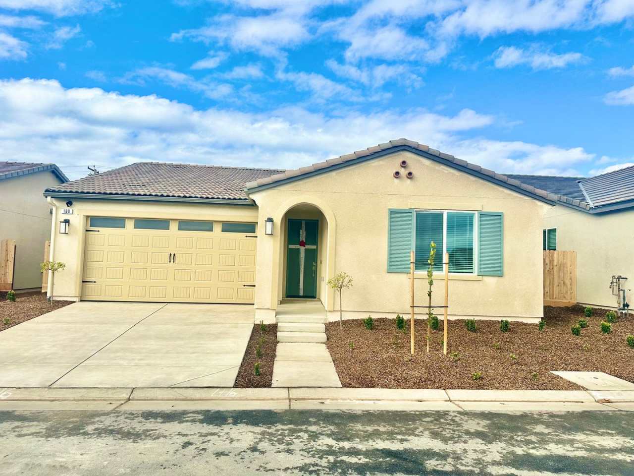 Gorgeous 4/2 Wilson home in the highly desirable Riverstone Community!