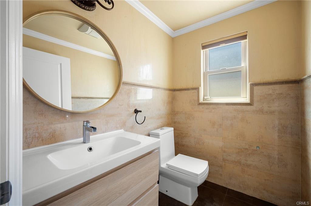 750 East Orange Grove Avenue