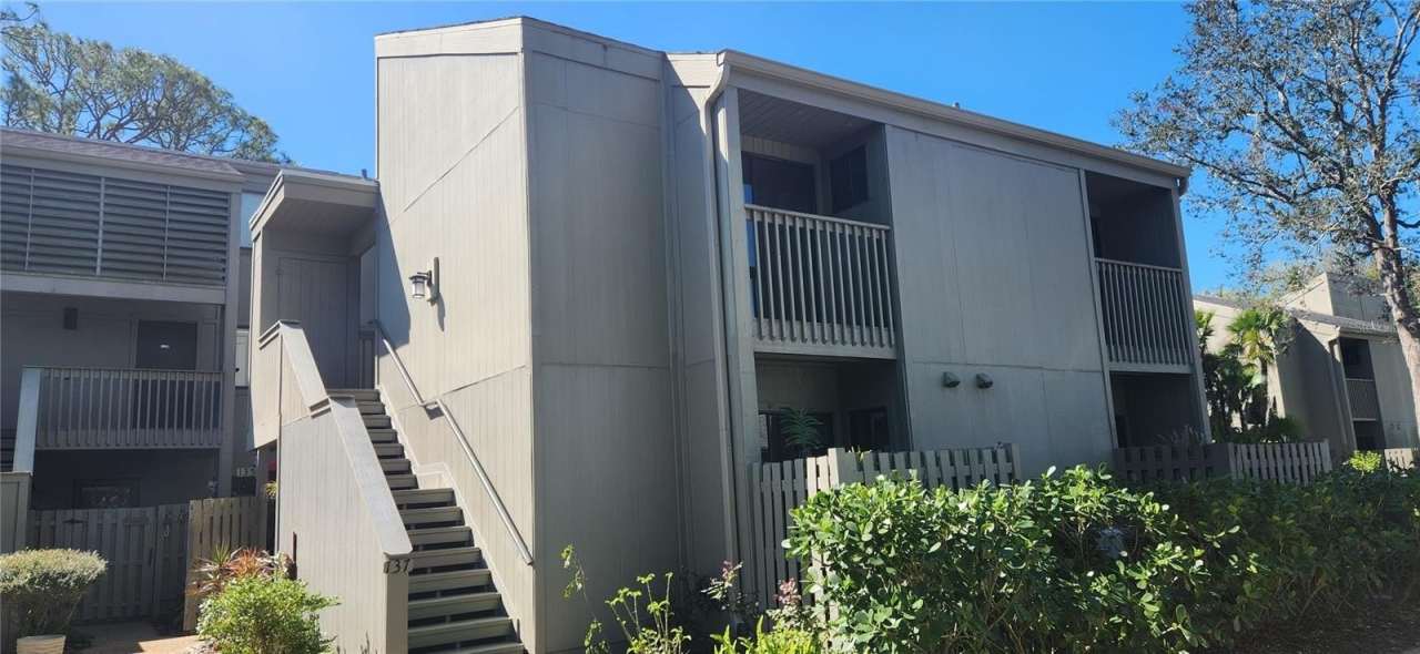 137 WOODLAND PLACE