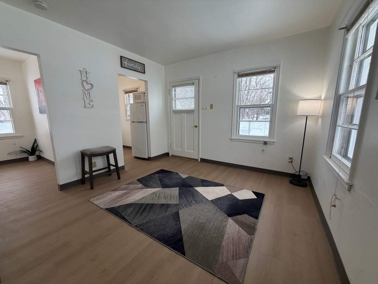 1 bed, 1 bath for rent in quiet Waterloo neighborhood