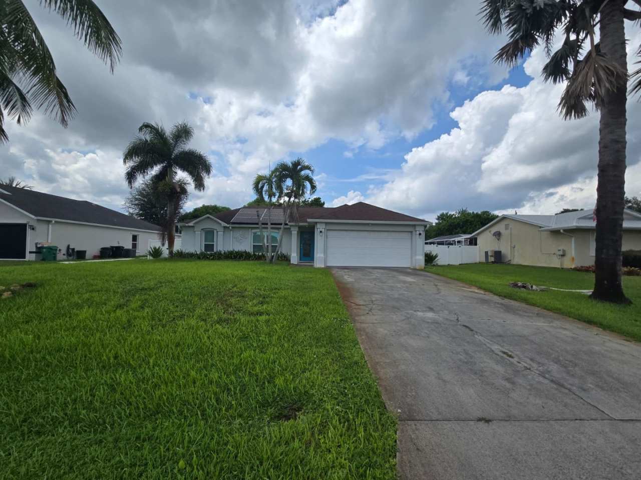 Port St. Lucie Single-Family home with Fenced Yard and Pool! FULLY FURNISHED!