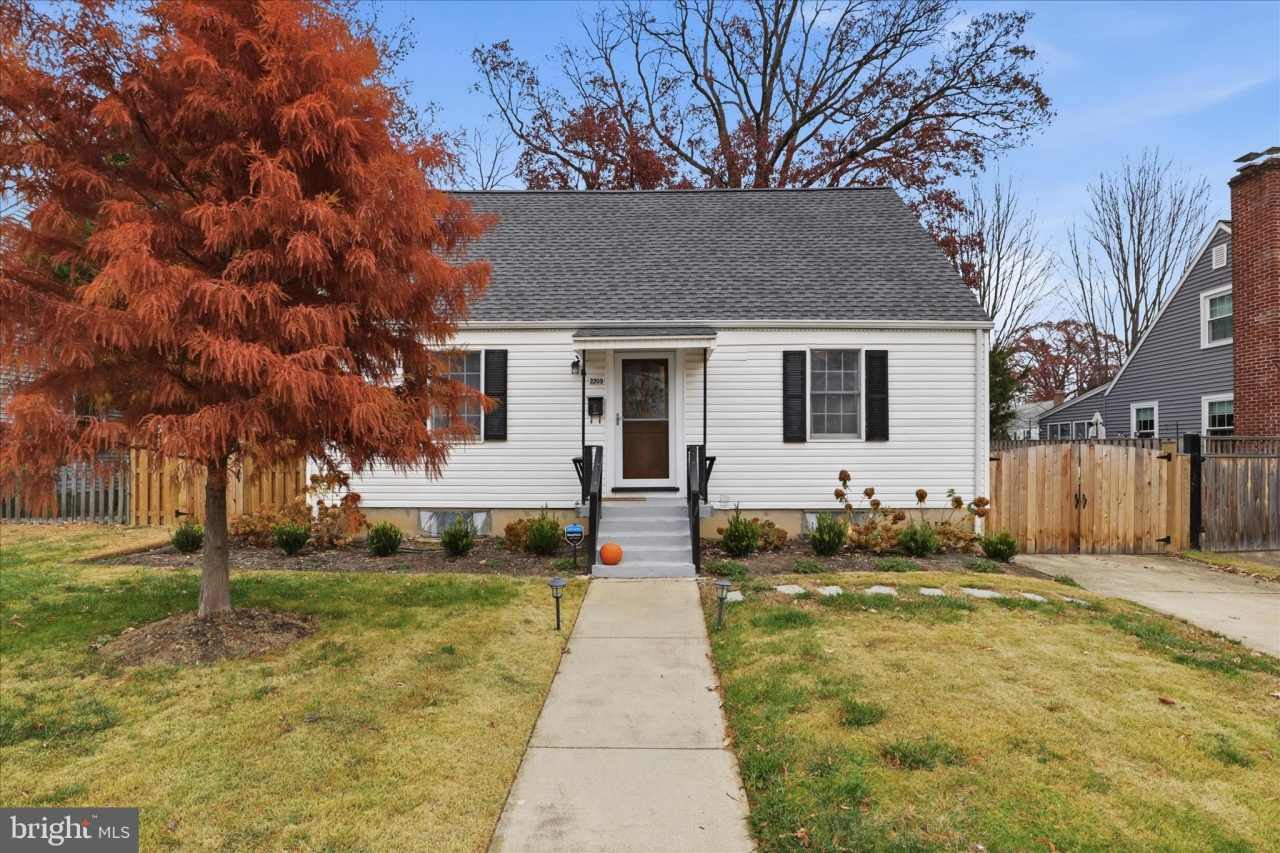 2209 S CULPEPER Street