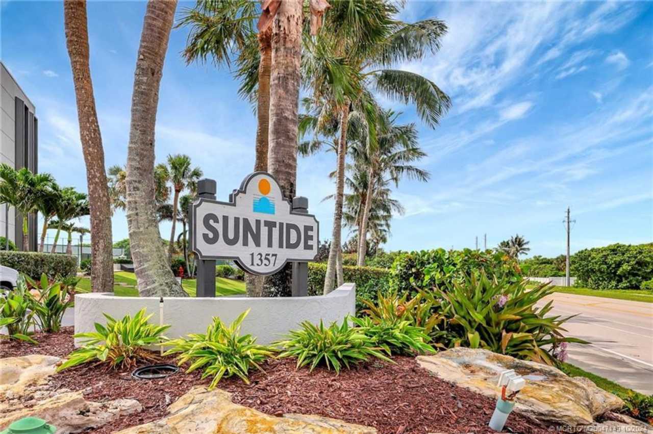 NEW RENOVATED SUNTIDE A BEACH CONDO