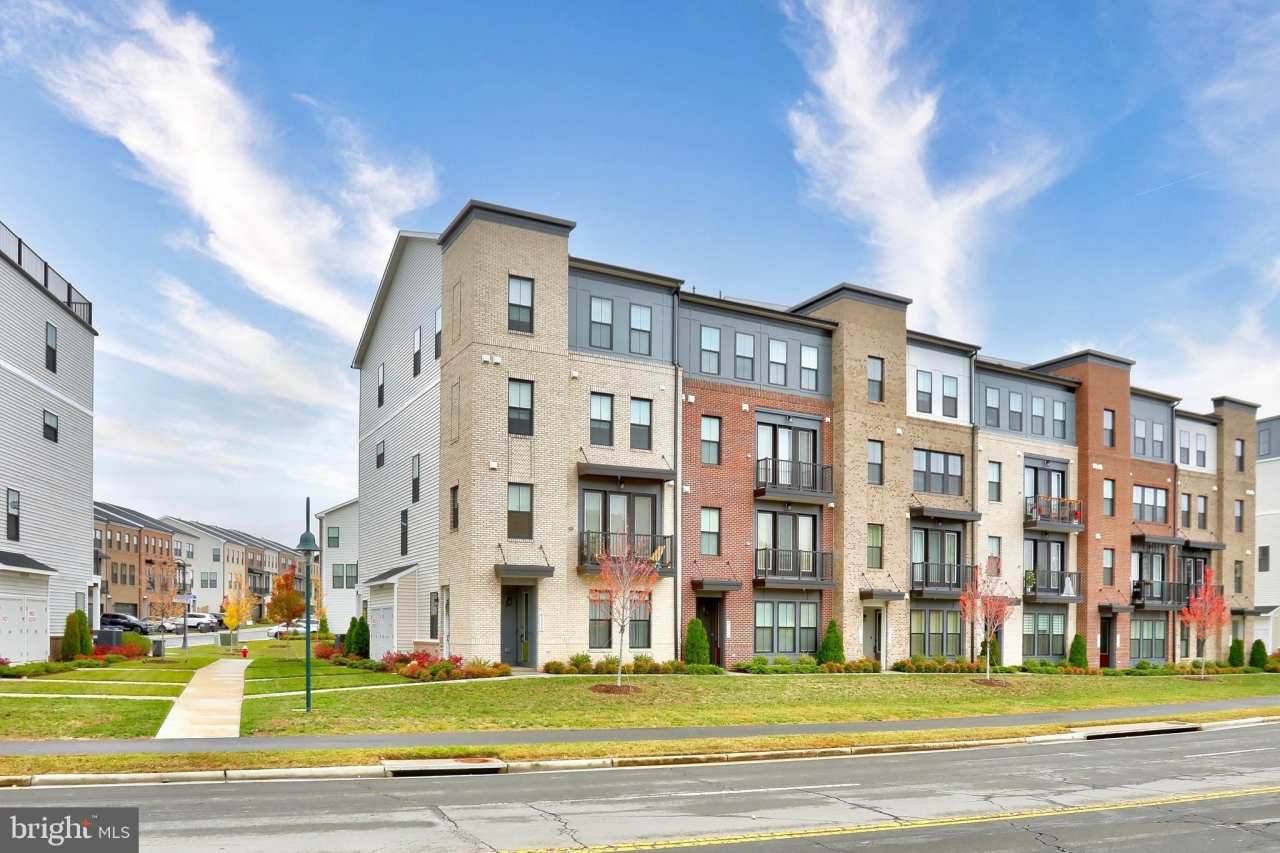 43330 FARRINGDON Square