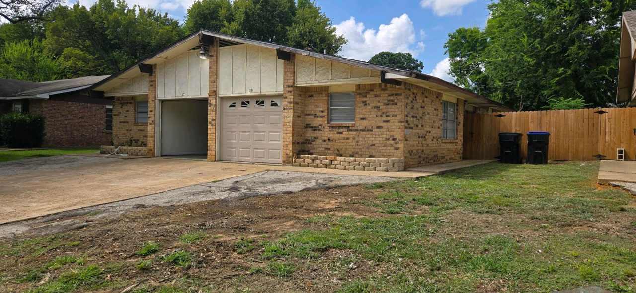 Coming Soon! Cozy 3 Bedroom Unit!