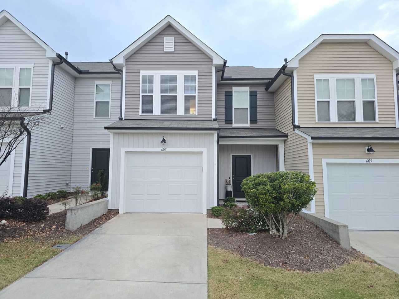 Spacious 3‑Bed / 2.5‑Bath Townhome near RTP! FREE TV  INTERNET! Reverse Osmosis Purification System!