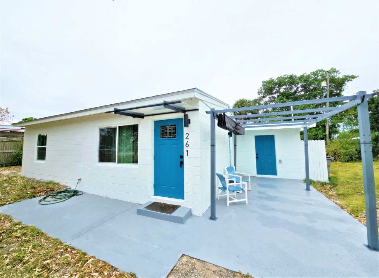 Real Estate and Property Management Company - Vero Beach Rent LLC.