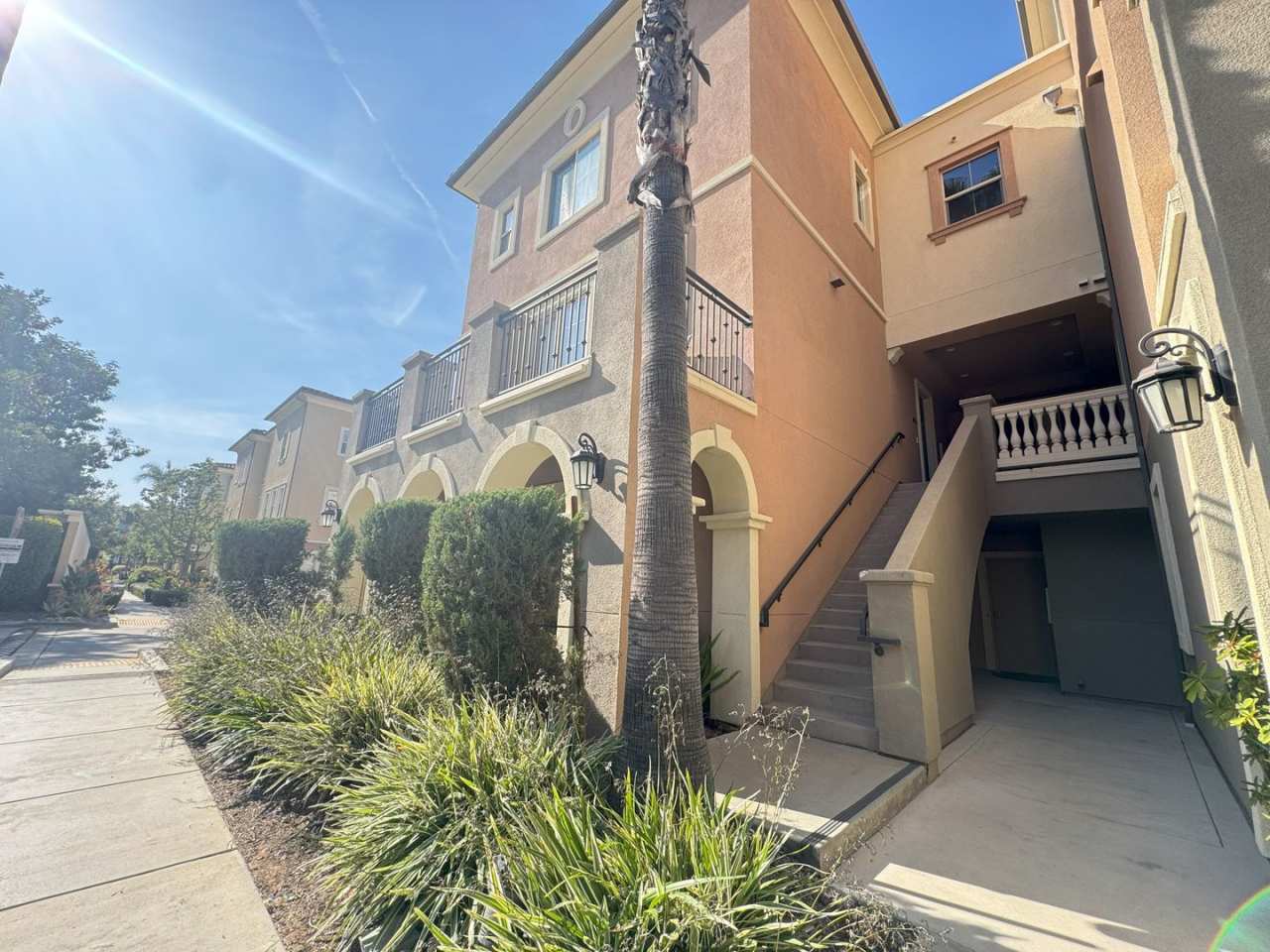 Gorgeous and Bright Centrally Located Condo In Kearny Mesa