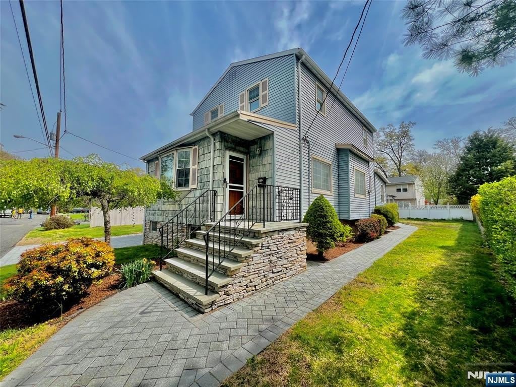 16 Burlington Street A