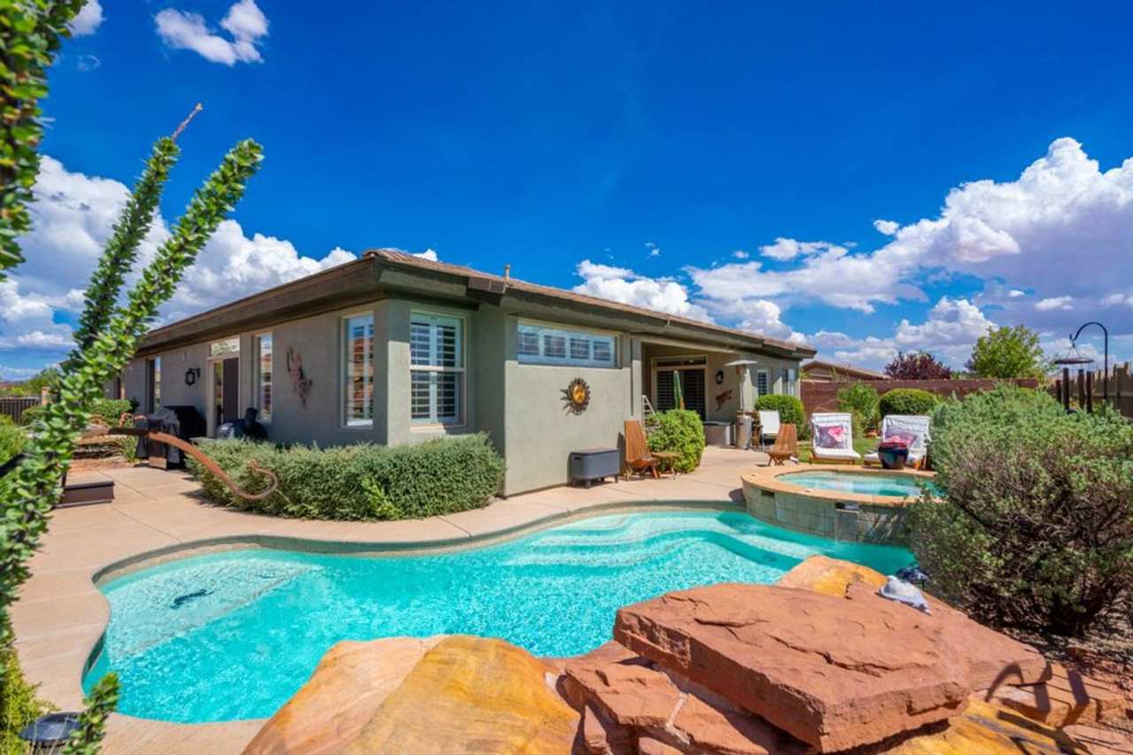 Beautiful 5 Bedroom Home- One Level and Private Pool - Ask About Move in Special!!