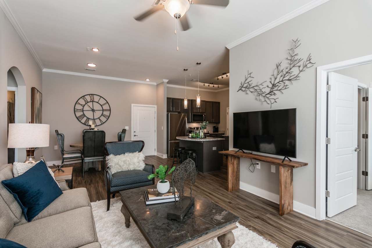 Vintage Foxland Apartments