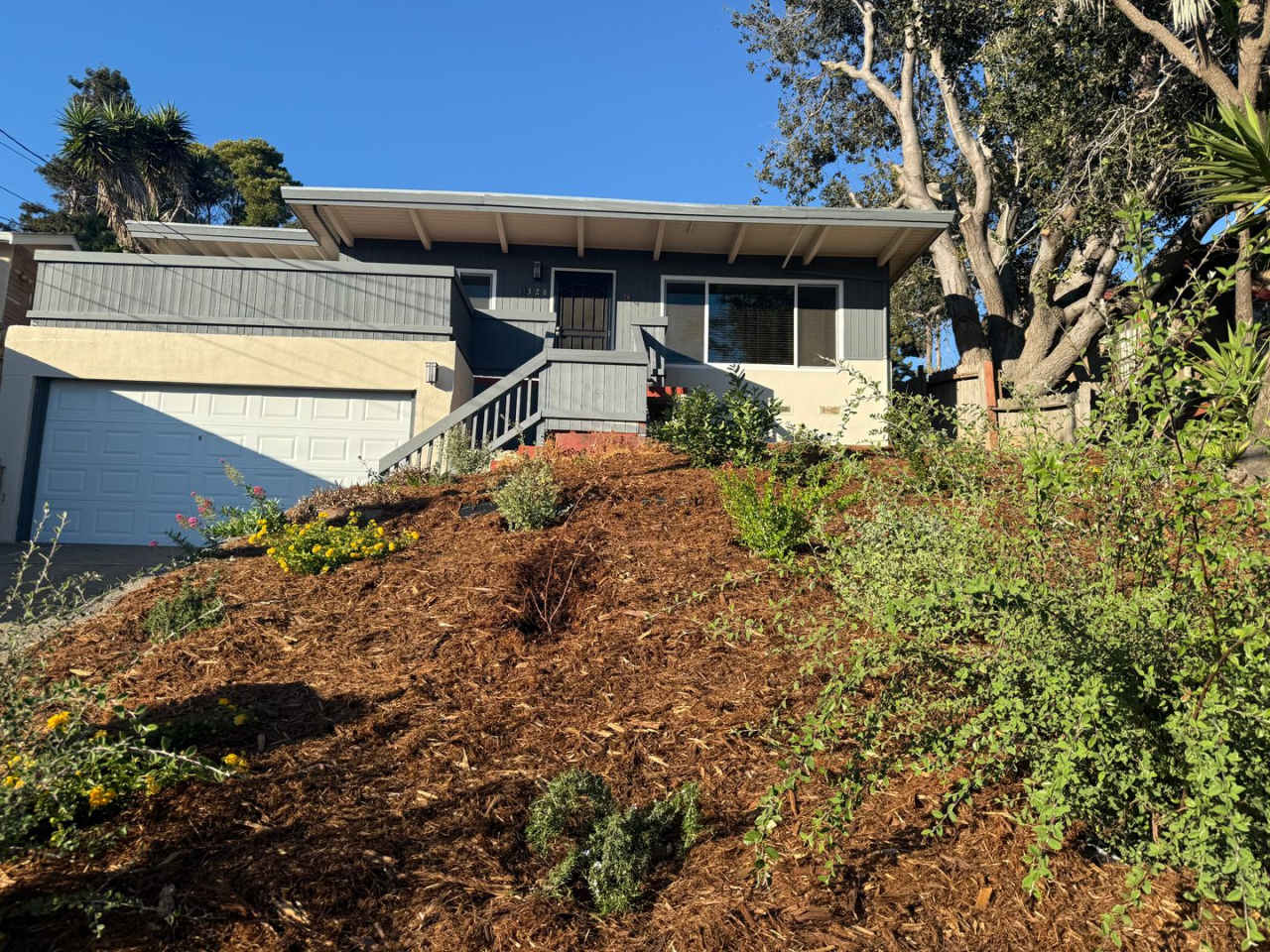 Stunning 2-bedroom, 1.5-bath Modern home in Vallejo with bountiful water views  walking distance to the Ferry. located in the vibrant city of Vallejo, CA