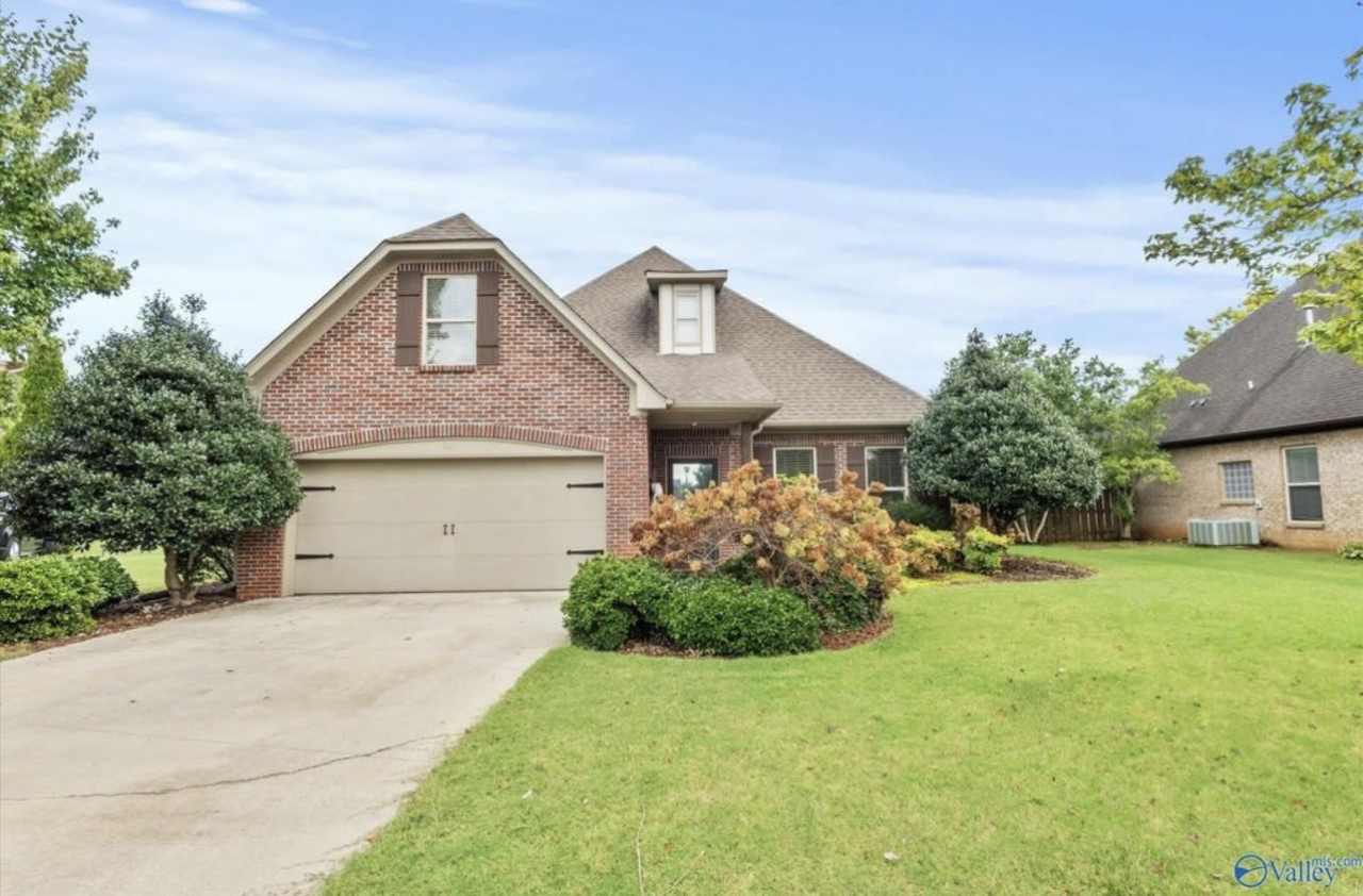 22 Maple Grove Boulevard Southwest