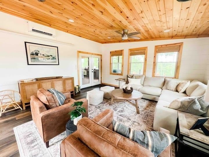 449 Burbano Creekside Lane