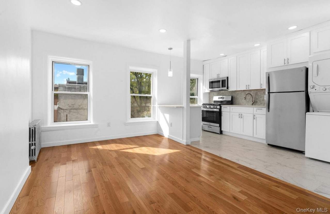 946 PACIFIC Street unit: 3