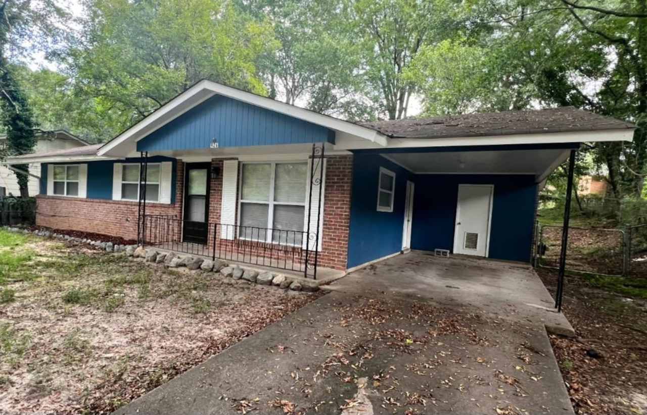 One Month FREE w/ 13 Month Lease!