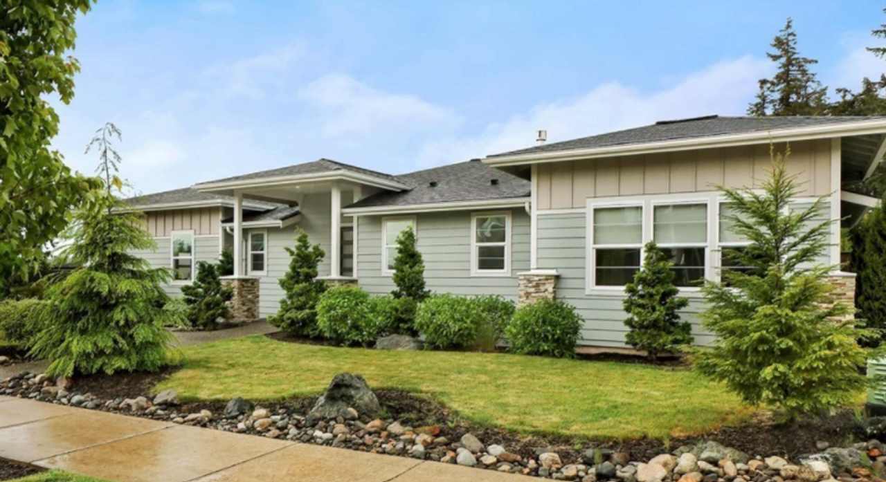 6080 Monument Dr - Luxury Ferndale Home