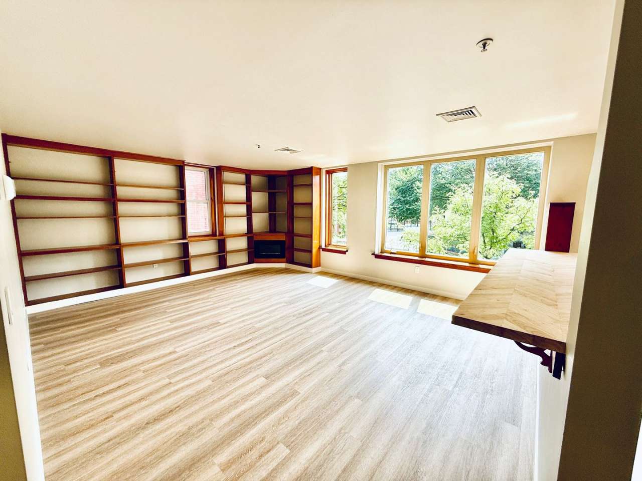 2BD/2BA Stylish Condo AVAILBLE JUNE 1ST, 2026