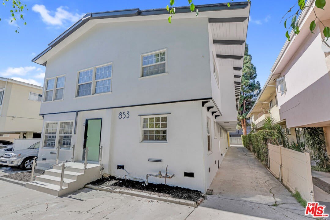 853 S Bedford St unit: 3