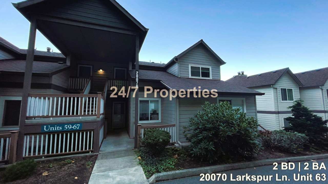 Lovely 2 BD | 2 BA Condo with Balcony - West Linn *Pet Friendly*