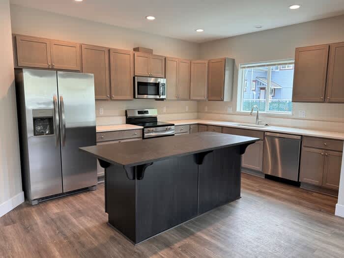 1045 Southeast Ford Street