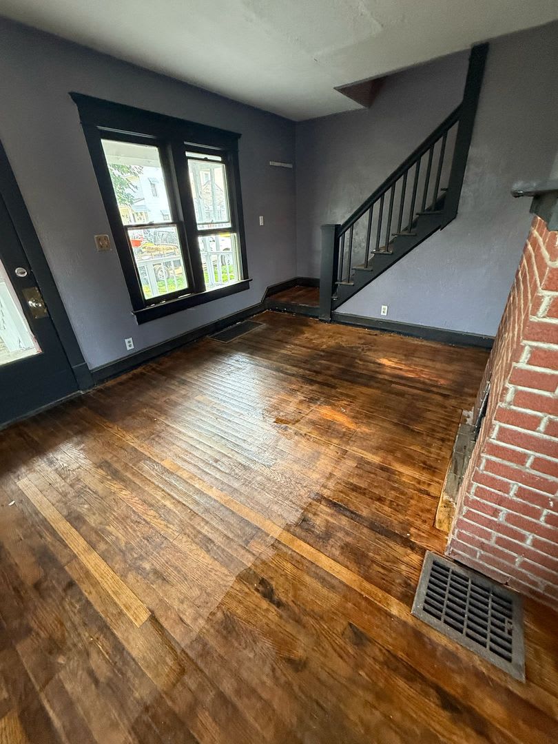 3 bedrooms house big yard