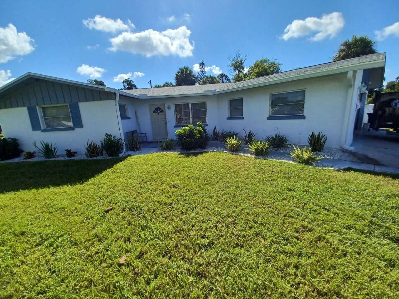 Pending - 2BR/2BA Pool Home in South Venice