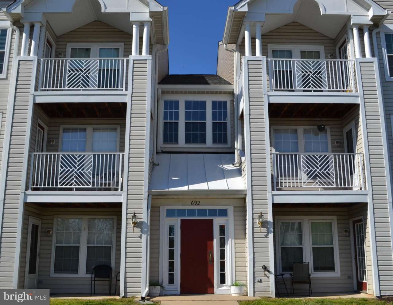 692 WINDING STREAM Way unit: 102