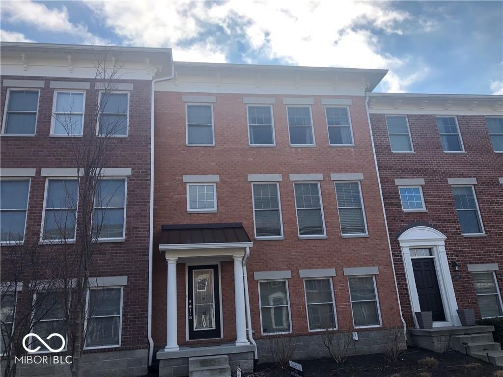 2621 Congress Street