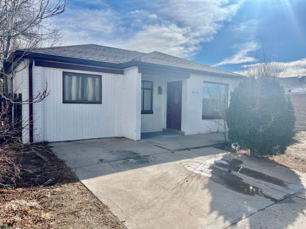 Charming 3-bedroom, 1-bathroom home available immediately