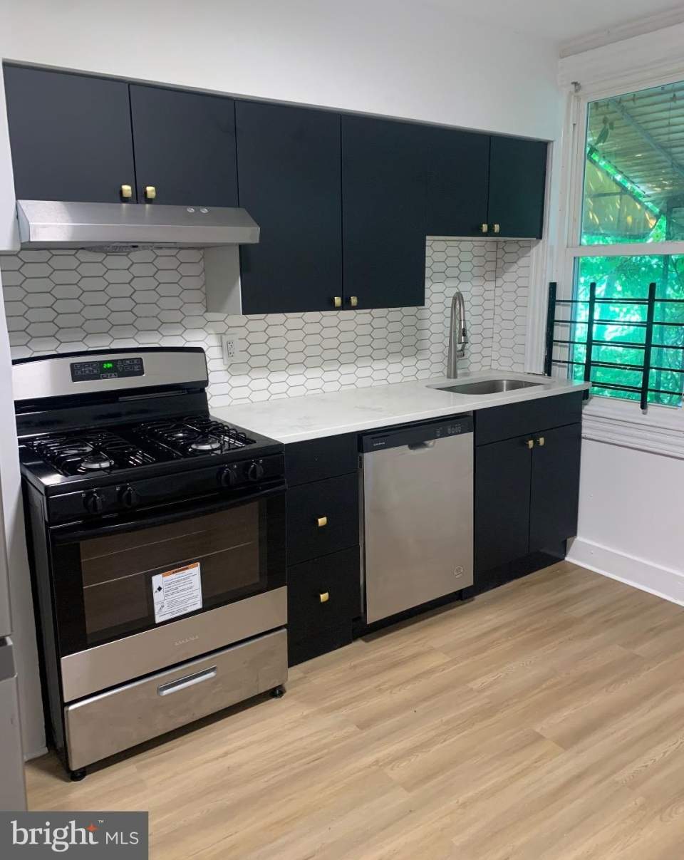 2023 DIVISION Street